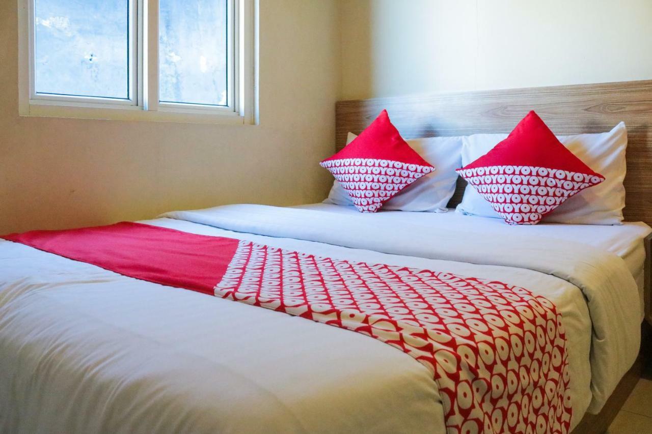 Oyo 984 Maleo Guest House Ambon Exterior foto