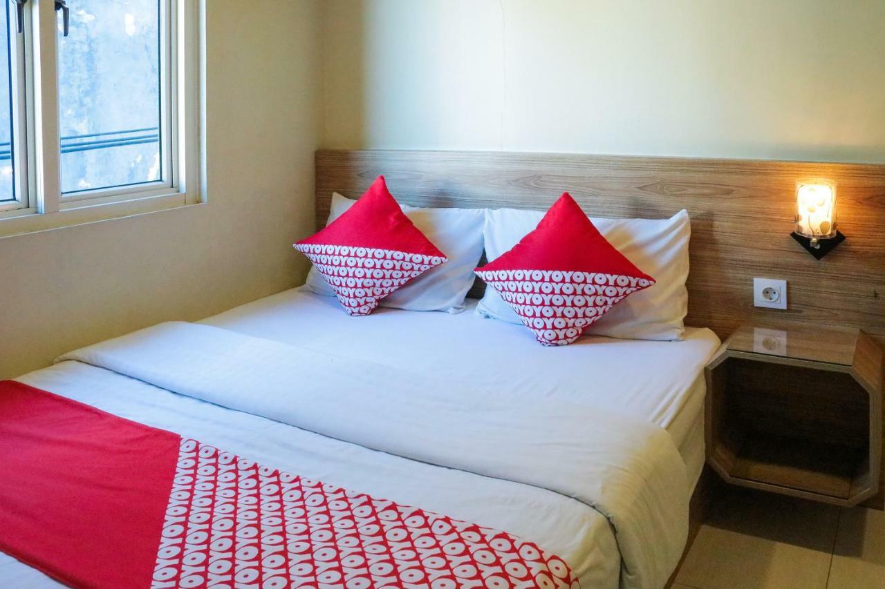 Oyo 984 Maleo Guest House Ambon Exterior foto