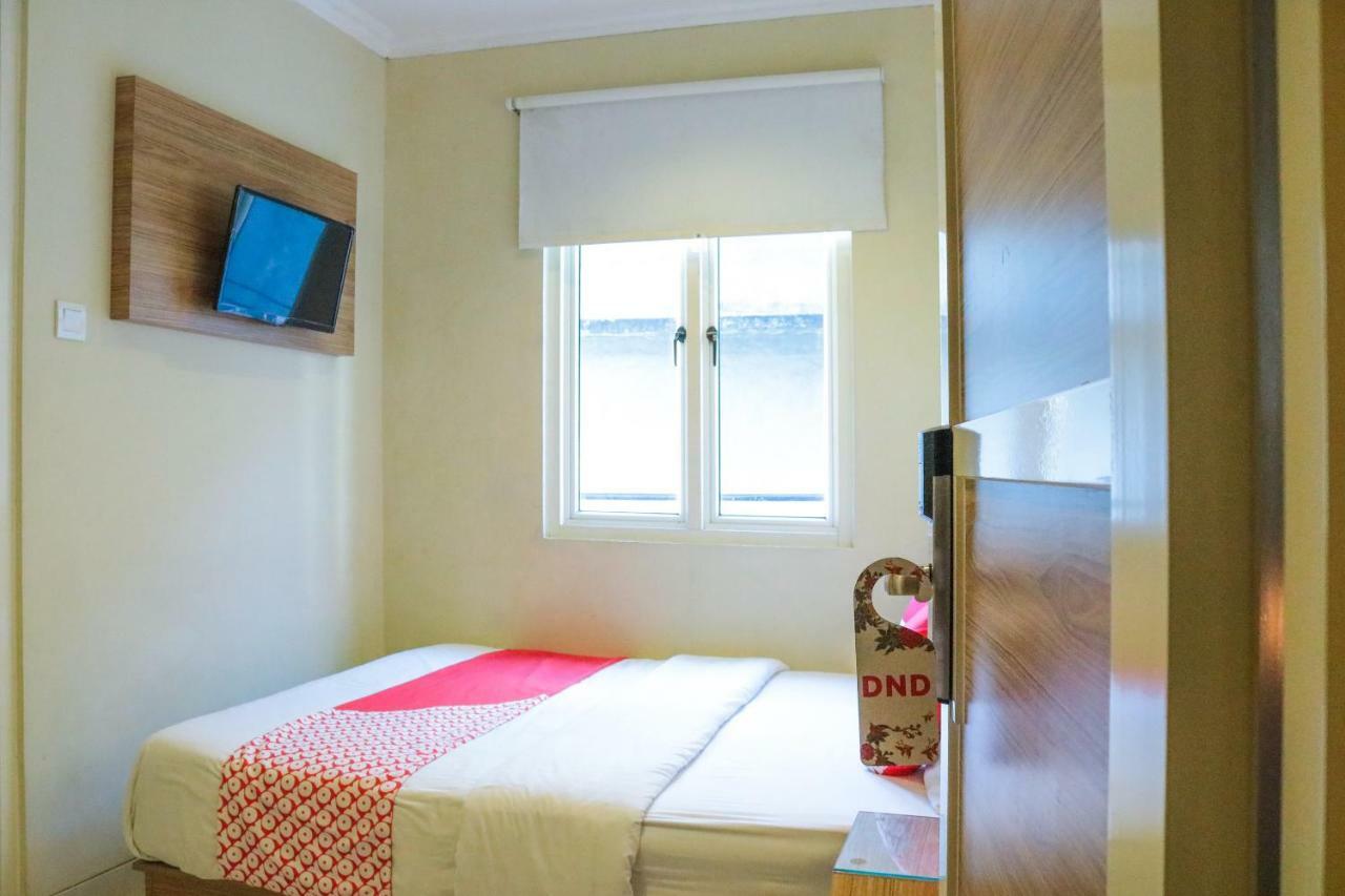 Oyo 984 Maleo Guest House Ambon Exterior foto
