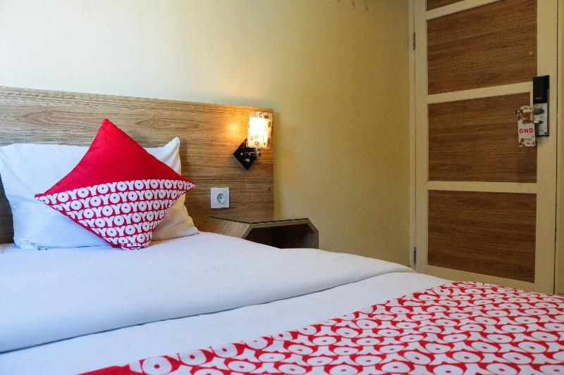 Oyo 984 Maleo Guest House Ambon Exterior foto